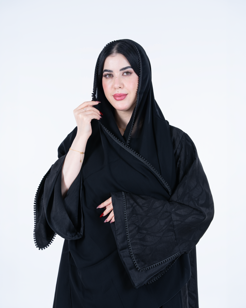 عباية وتين بقماش سنيكرس مزين بقيطان