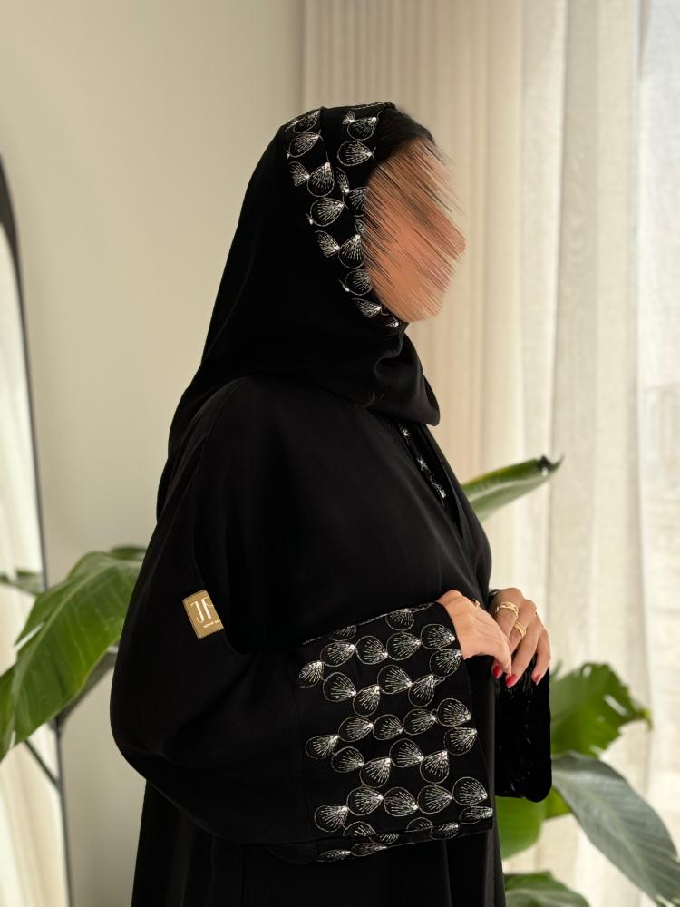عباية حلا ا بقماش انترنت تطريز ابيض