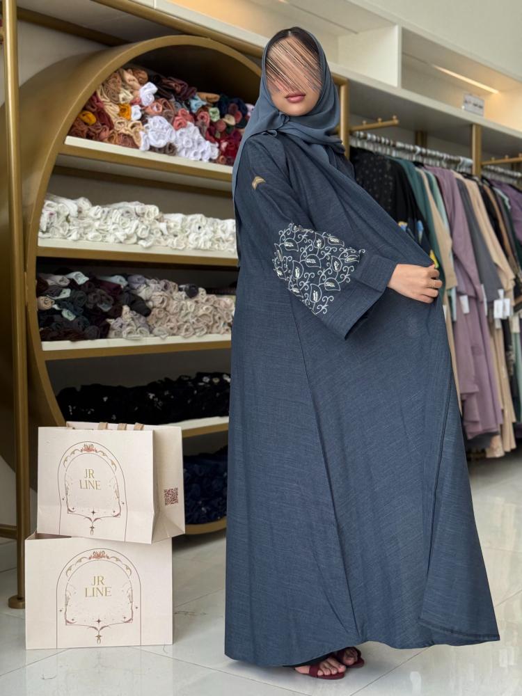 عباية فاديا بقماش لنن تركي بتطريز بالكم وشك رصاصي