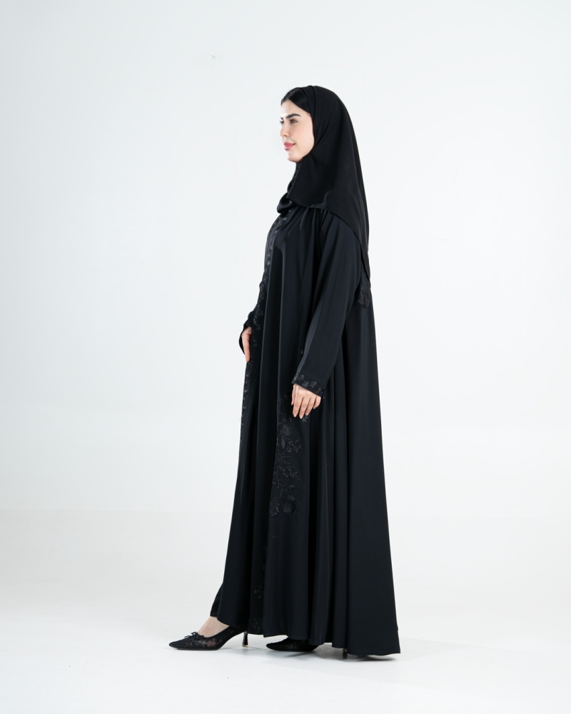 عباية عهوده بقماش كريب نواعم بتطريز اسود