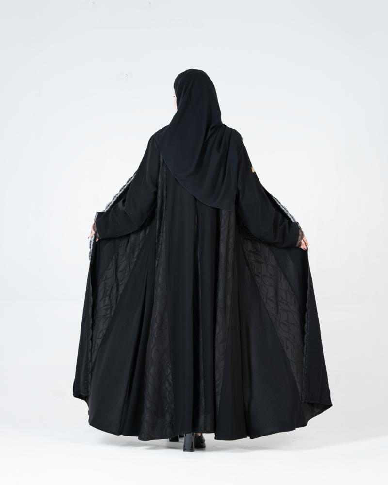 عباية جيدا بقماش كريب رموش