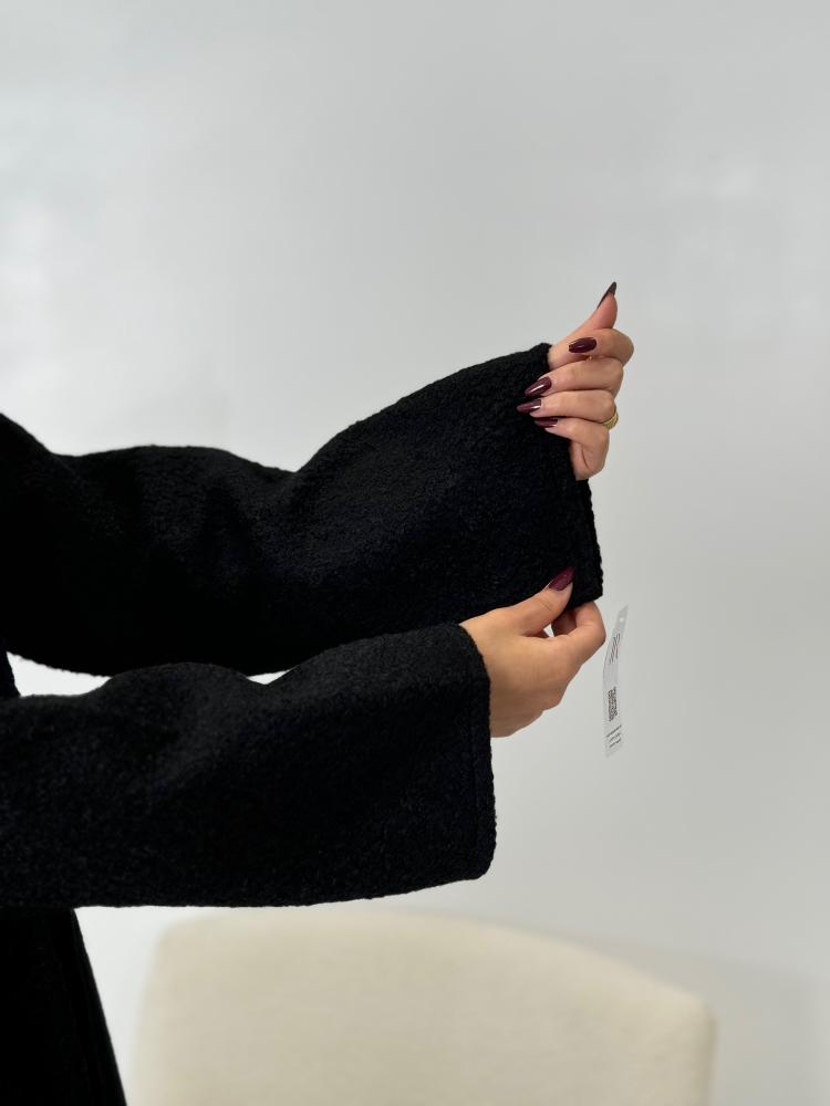 تشكيلة شتاء 2026 - عباية نجمه بقماش فرو خاروف اسود وكحلي