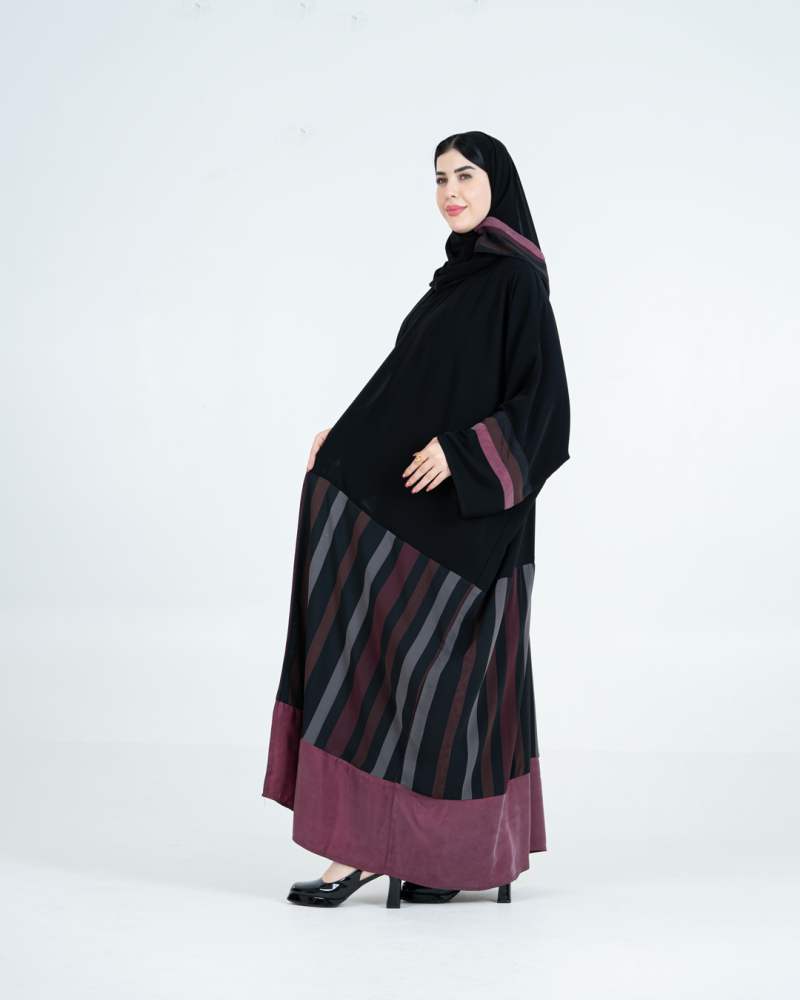 عباية لوسي بقماش كريب نواعم مخططه لحمي