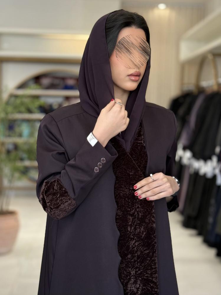 بليزر | عباية ميرلا بقماش كريب باربي  بنفسجي مع مخمل بني
