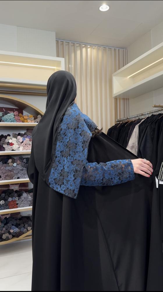 عباية علو بقماش كريب ملكي تدخيلات دانتل تركوازي