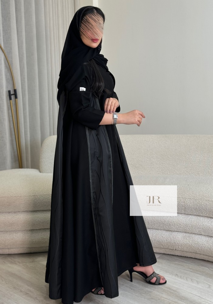 عباية حصه l كلوش خيط ابيض تدخيلات جاكار - اسود