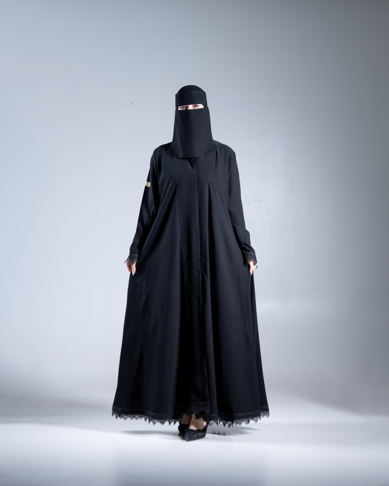 عباية كادي بقماش كريب رموش مزين بكلفه