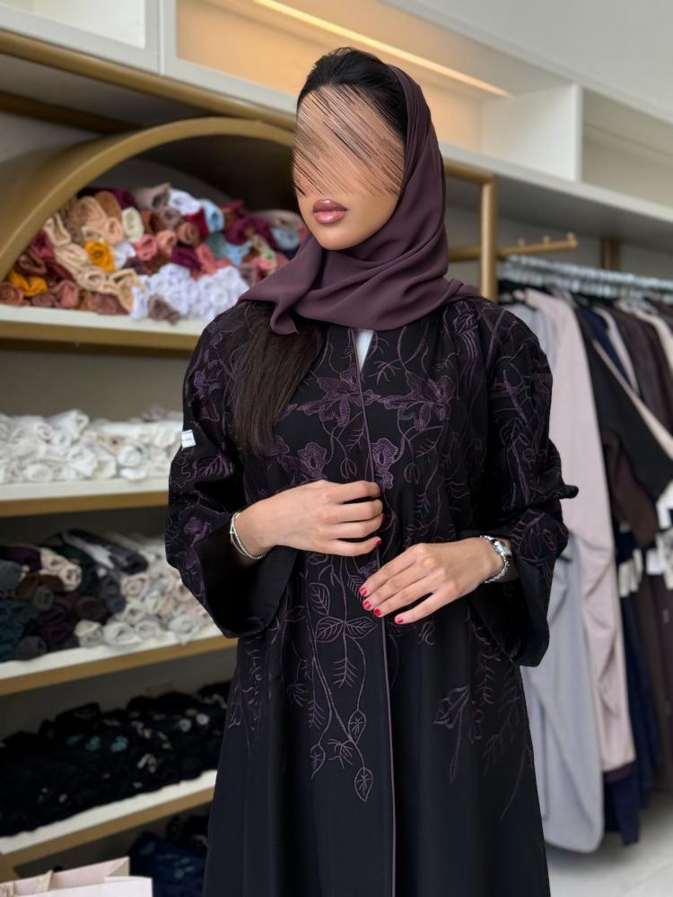 عباية سدين بقماش كريب الاناقة بتطريز  موف