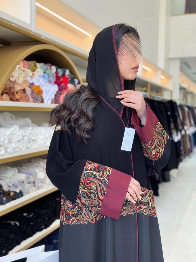 عباية ايفنت بقماش كريب الابداع مع دانسون بتطريز احترافي