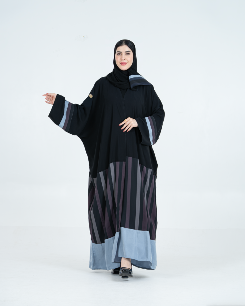 عباية لوسي بقماش كريب نواعم مخططه سماوي