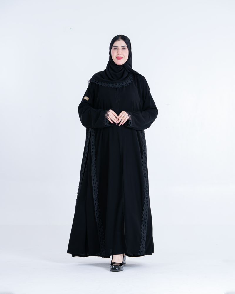 عباية جوليا بقماش ملكي مزين بكلفة