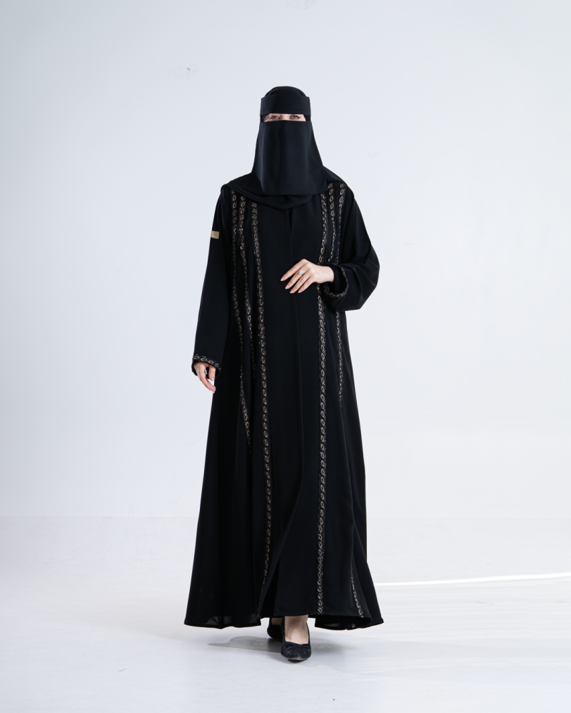 عباية لوني بقماش كريب ملكي مزين بشك ذهبي