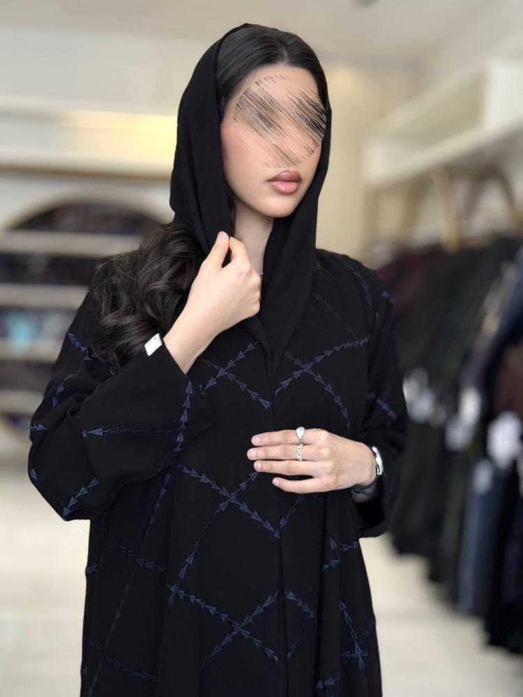 عباية ميسان بقماش كريب الابداع بتطريز كحلي