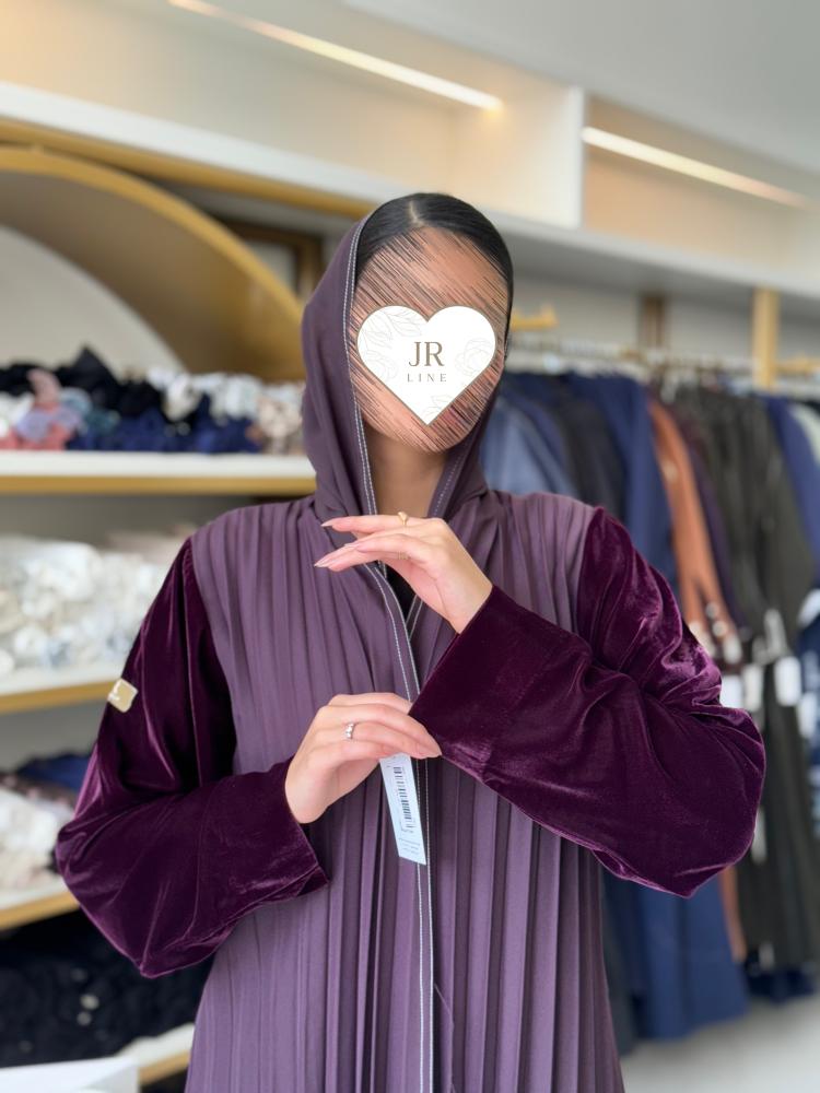 عباية ديلارا كريب الاناقة مع مخمل بنفسجي غامق