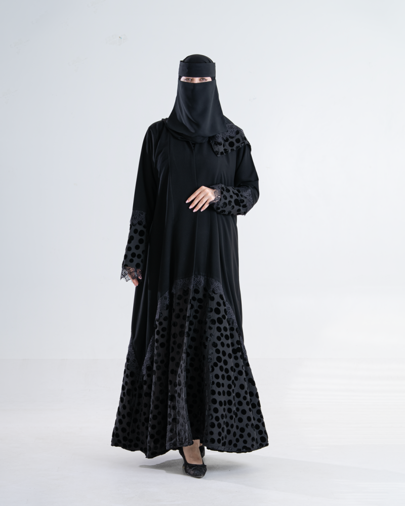 عباية ايمي بقماش كريب ملكي بلمسات مخمل اسود