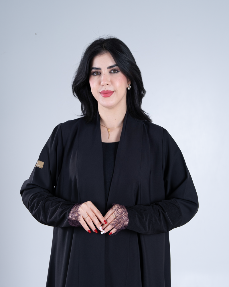 عباية لارا بقماش كرز مزين بدانتل عودي