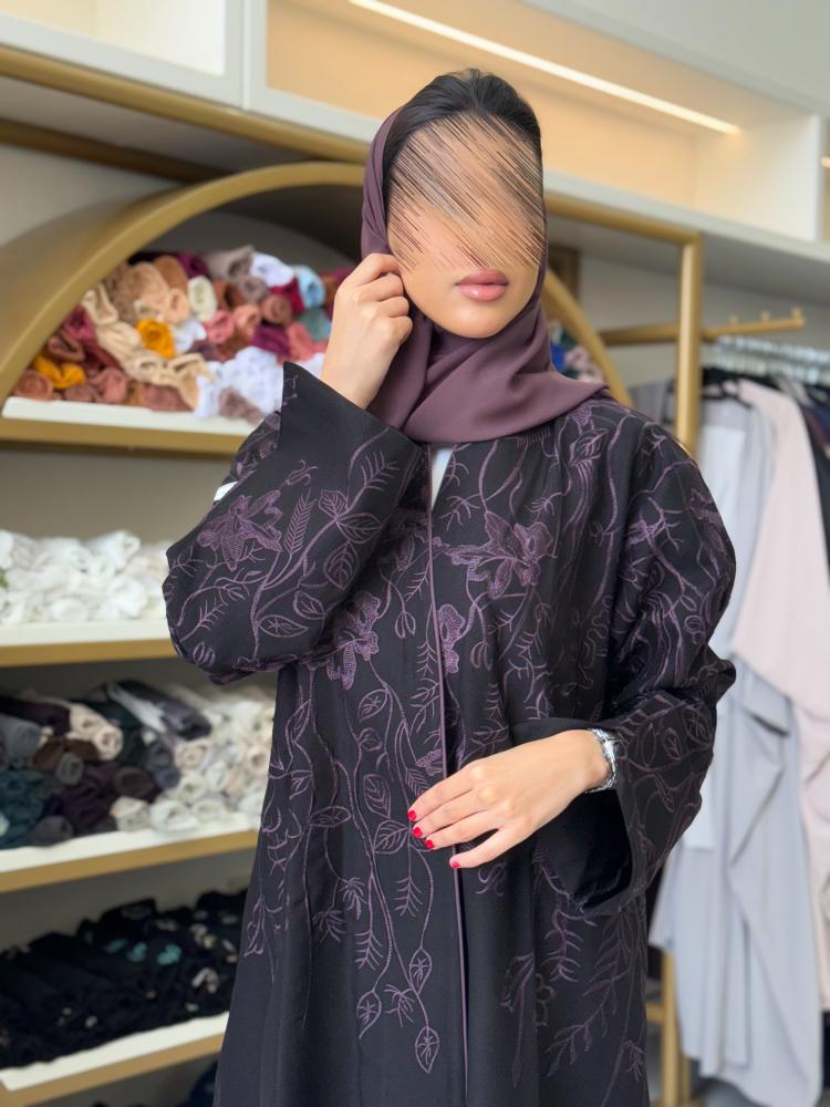 عباية سدين بقماش كريب الاناقة بتطريز  موف