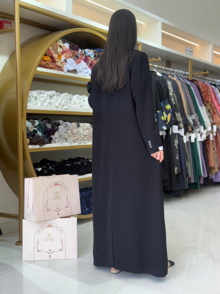 عباية بقصة بليزر سمو بقماش كريب رموش بياقة انيقة