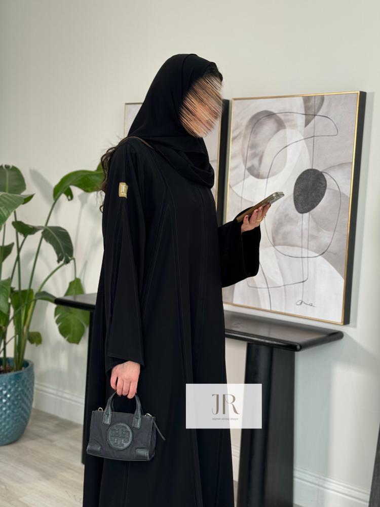 عباية فاديه خط اسود