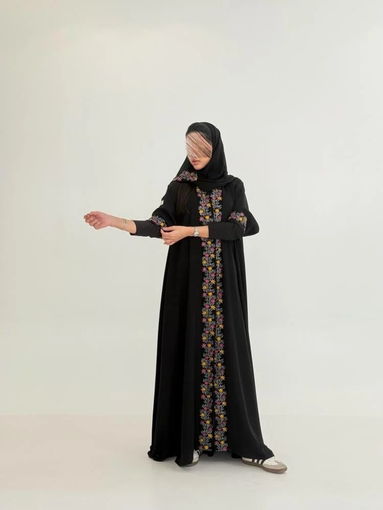 عباية فرحه بقماش انترنت بتطريز  ملون