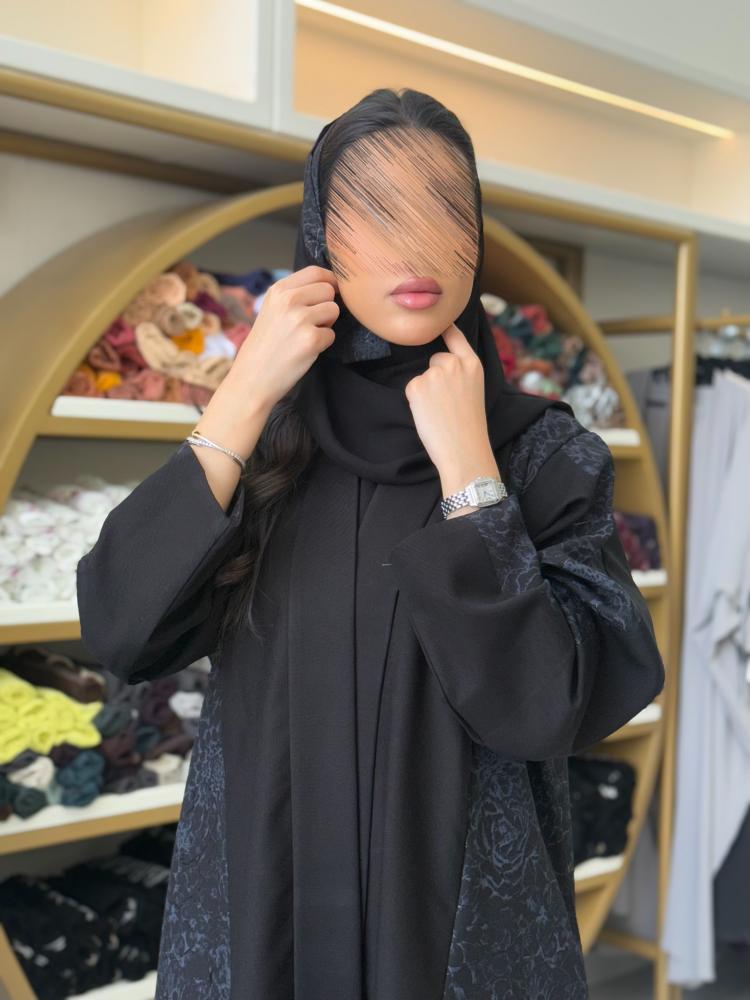 عباية اسيله بقماش كريب الاناقة تدخيلات جاكار كحلي