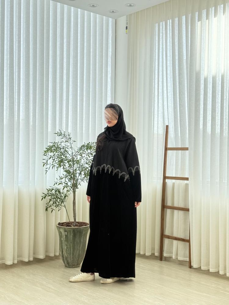 عباية اغادير بقماش مخمل كوري تدخيلات جاكار شتوي اسود