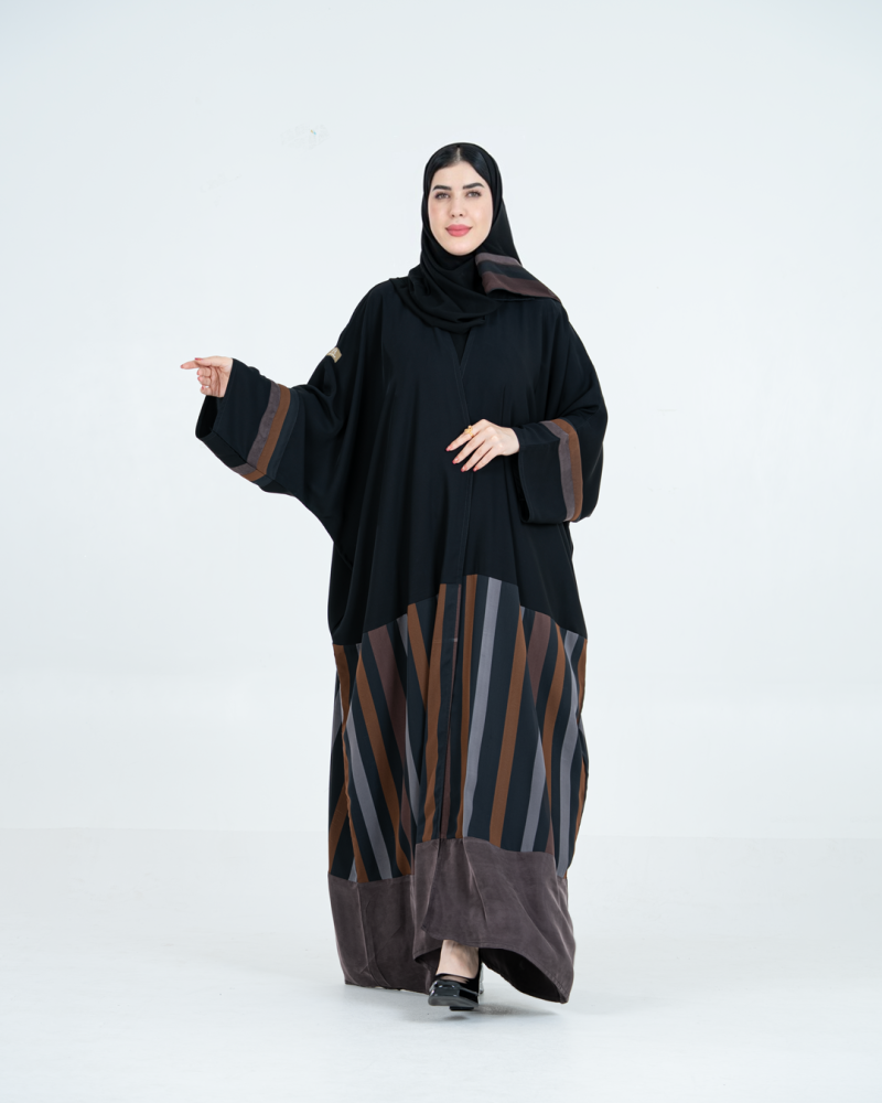 عباية لوسي بقماش كريب نواعم مخططه بني