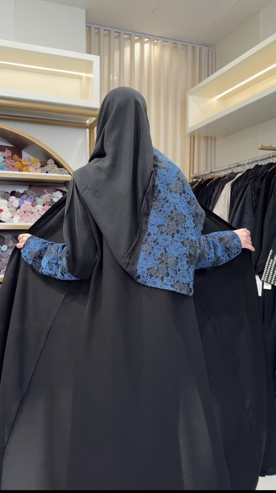 عباية علو بقماش كريب ملكي تدخيلات دانتل تركوازي