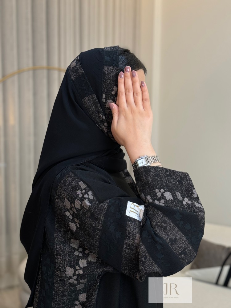عباية اشواق l كريب الاناقة تدخيلات طبعات بالخلف والكم - اسود