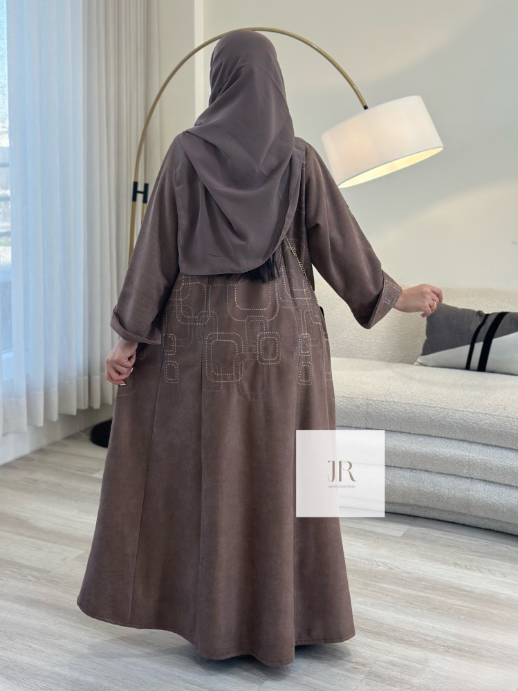 عباية شهد l بقماش شامواه تطريز مربعات انيقه - بيج غامق