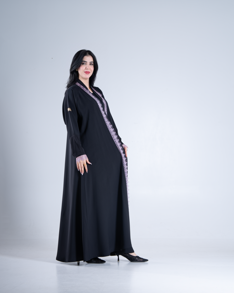 عباية ماس بقماش كرز مزين بدانتل بنك