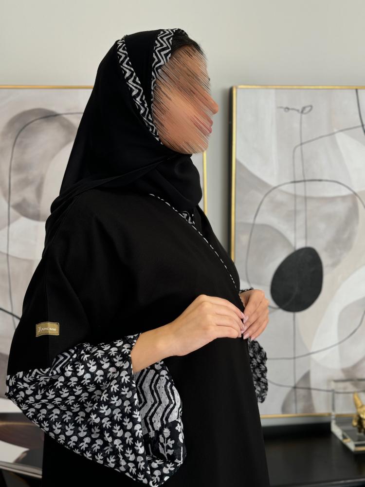 عباية مناير ا كريب الاناقة بكم كشوخي اسود