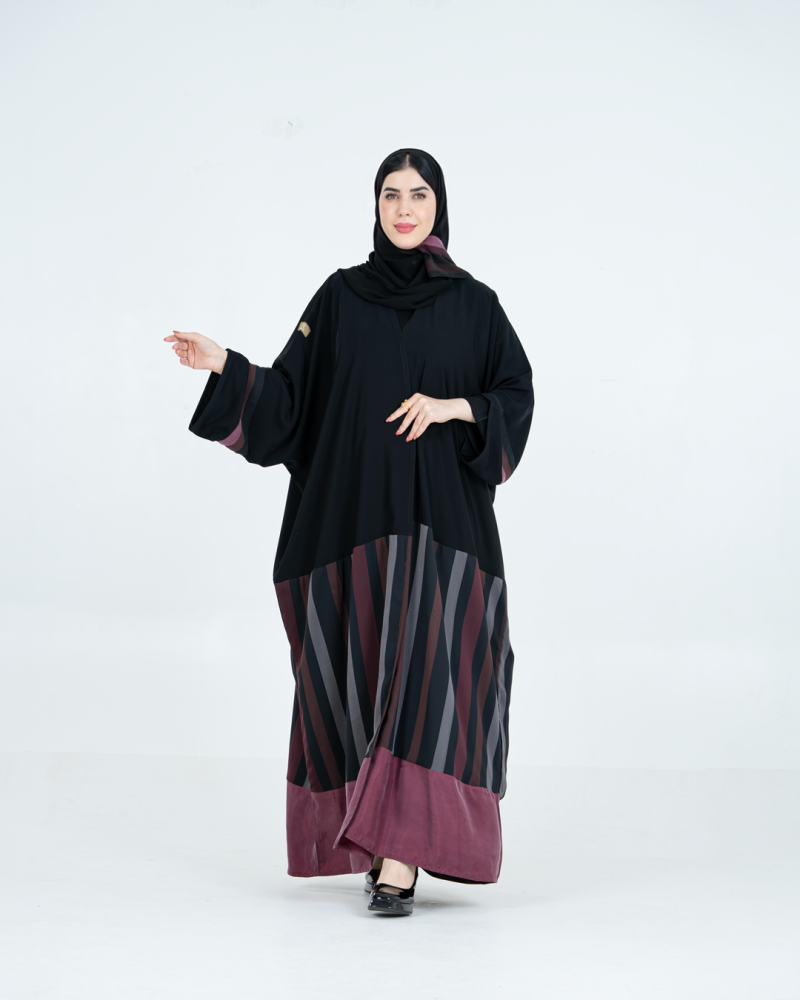 عباية لوسي بقماش كريب نواعم مخططه لحمي