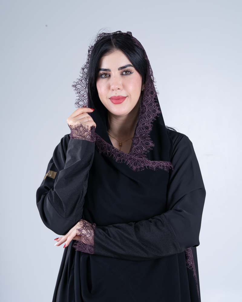 عباية لارا بقماش كرز مزين بدانتل عودي