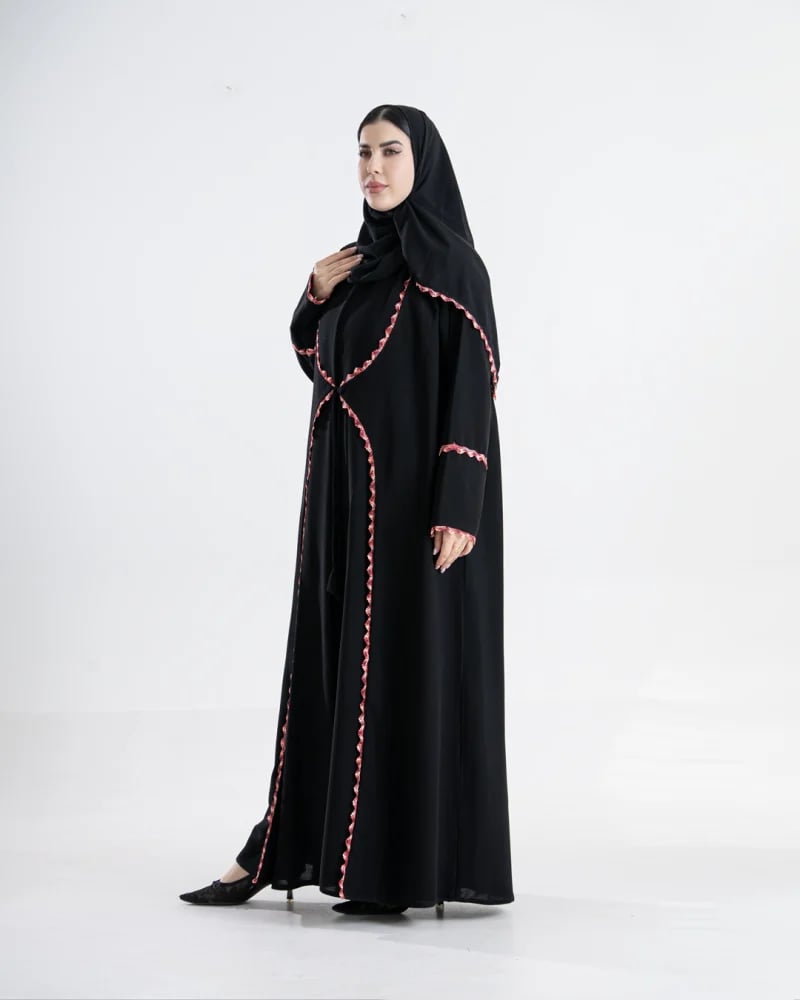 عباية ايلول بقماش كريب ملكي مزين بكلفه عنابي