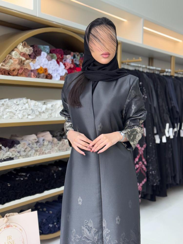 عباية ايلول بقماش جاكار بيج