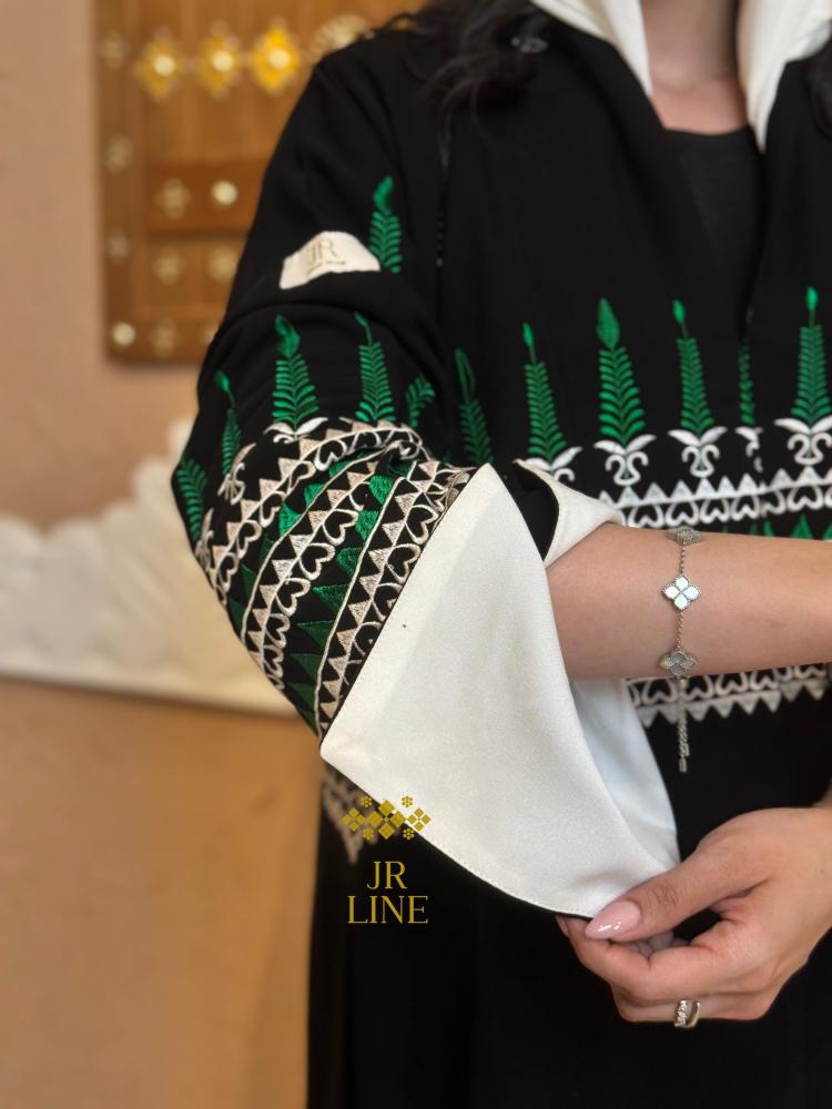 عباية امجاد بقماش كريب الاناقه تدخيلات ملكي مطرز اخضر