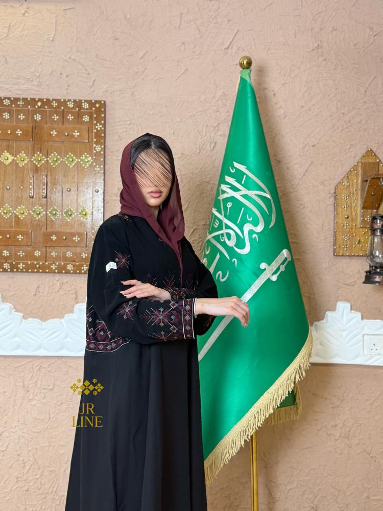 عباية رؤية بقماش كريب الابداع بتطريز عنابي