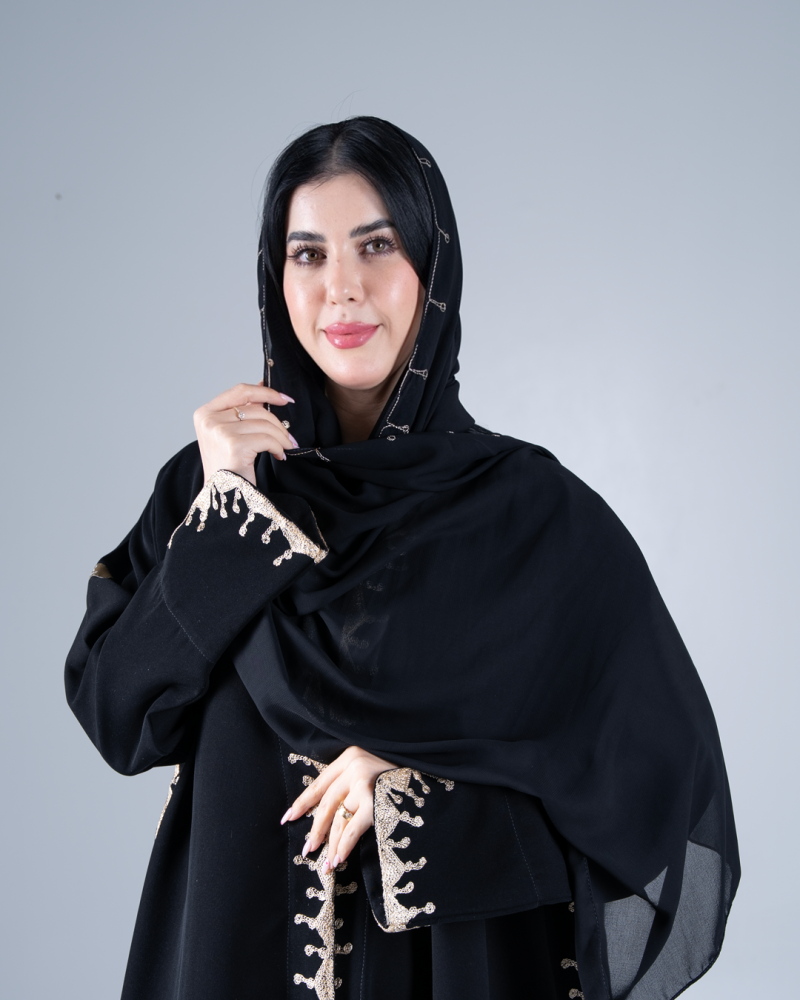 عباية ريتال بقماش كريب سرميك بتطريز بيج
