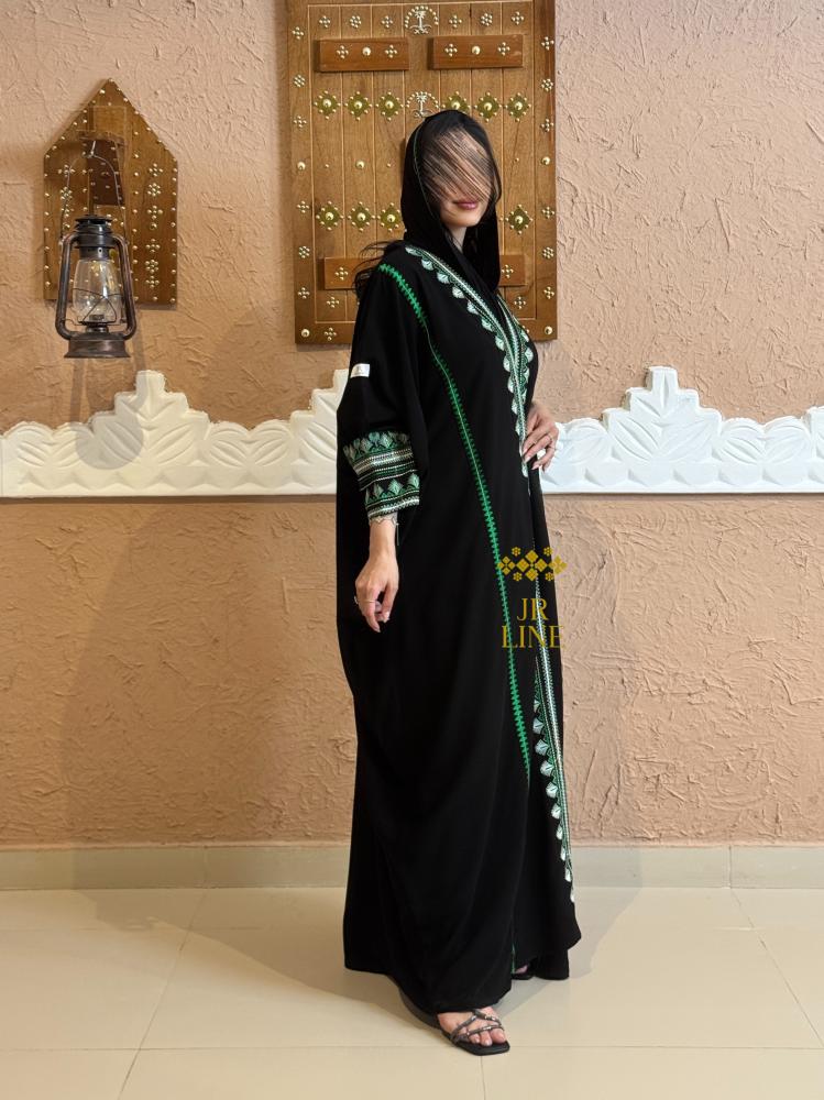 عباية اصالة بقماش كريب ملكي بتطريز تراثي فراشة