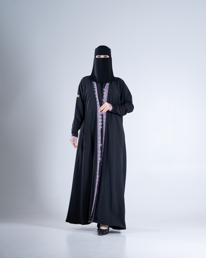 عباية ماس بقماش كرز مزين بدانتل بنك