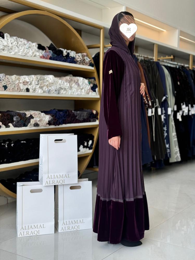 عباية ديلارا كريب الاناقة مع مخمل بنفسجي غامق