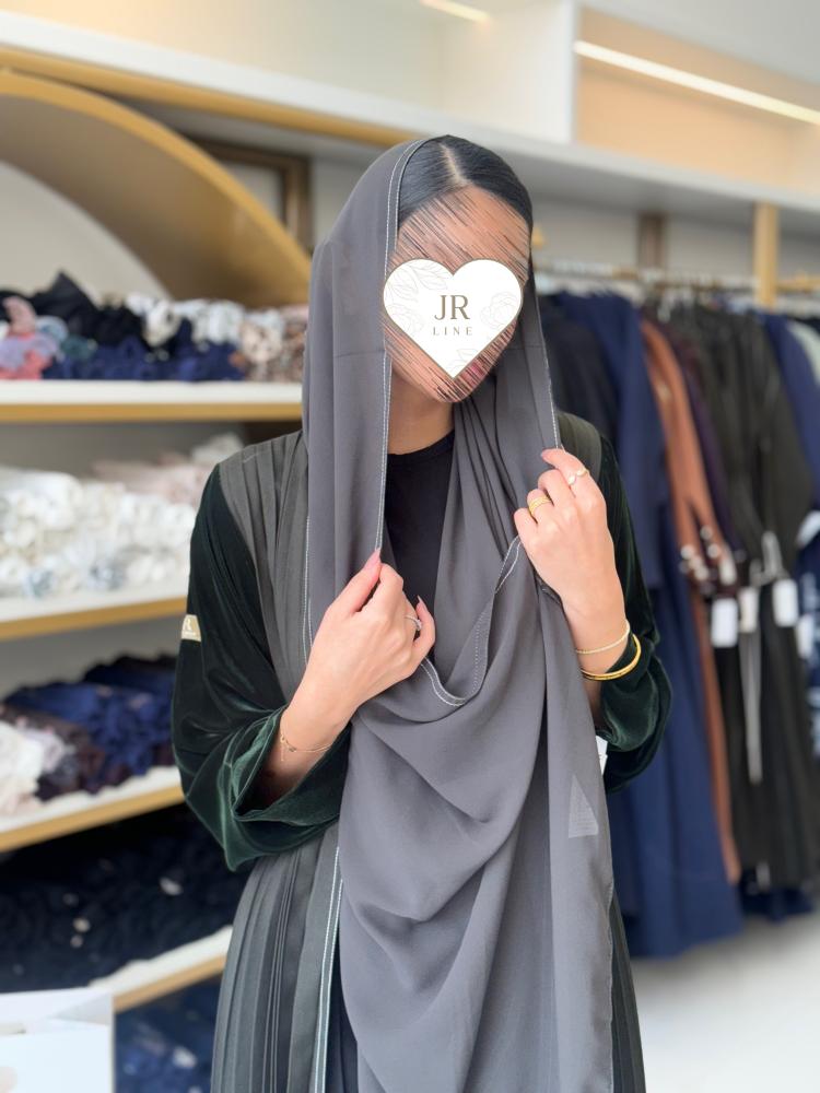 عباية ديلارا كريب الاناقة مع مخمل زيتي