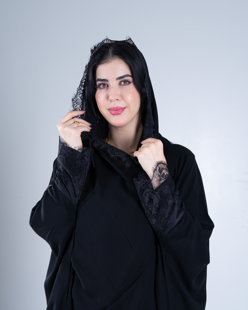 عباية ولاء بقماش دجى اليل مزين بدانتل