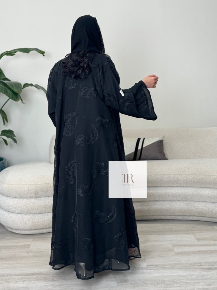 عباية اورجنزا تطريز ريش كم وسط - اسود