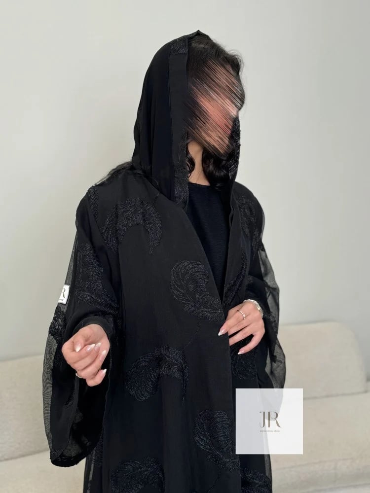 عباية اورجنزا تطريز ريش كم وسط - اسود