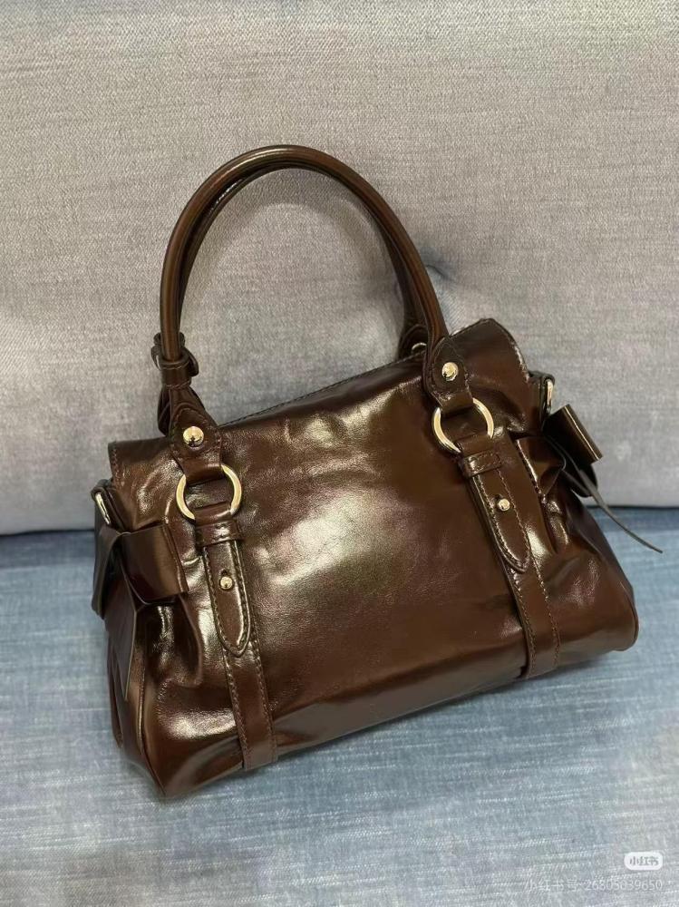 miumiu 5BA327，27 X 22 X13 cm