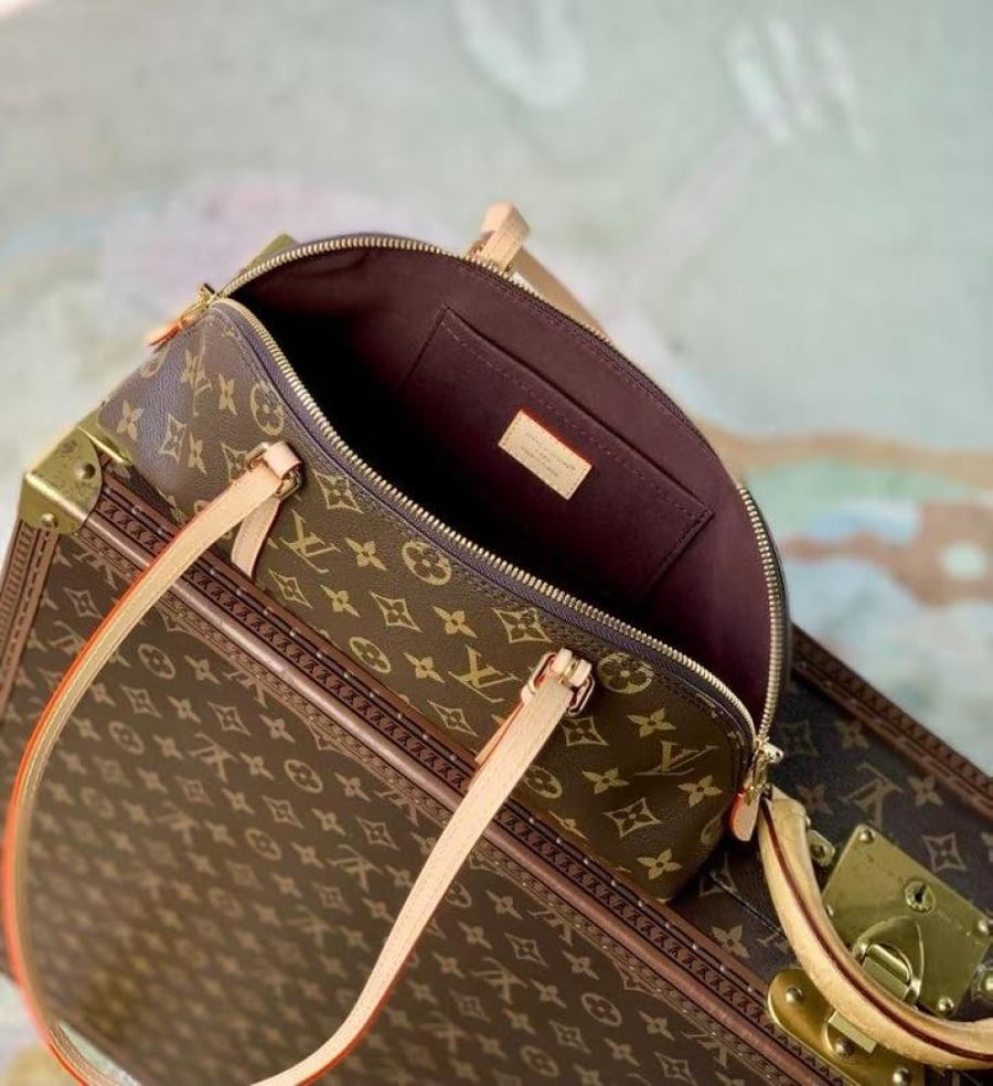 حقيبة  لوي فيتون SQUIRE EAST-WEST - المقاس: 29 × 14 × 8 سم
