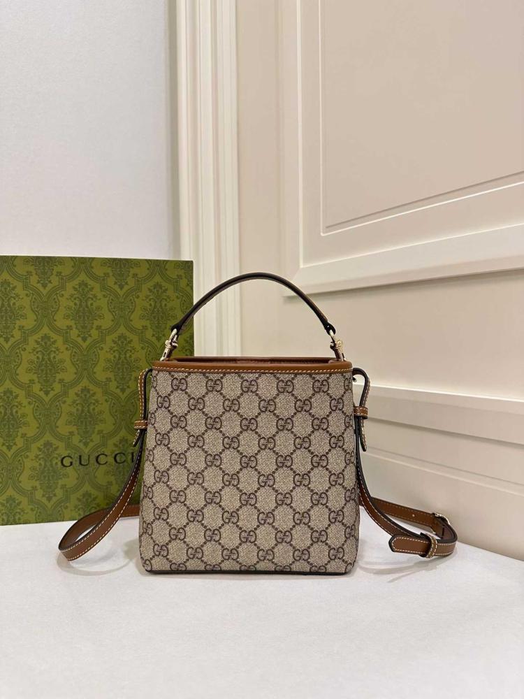 Gucci emblem  815118 size 20.5*18*11.5cm