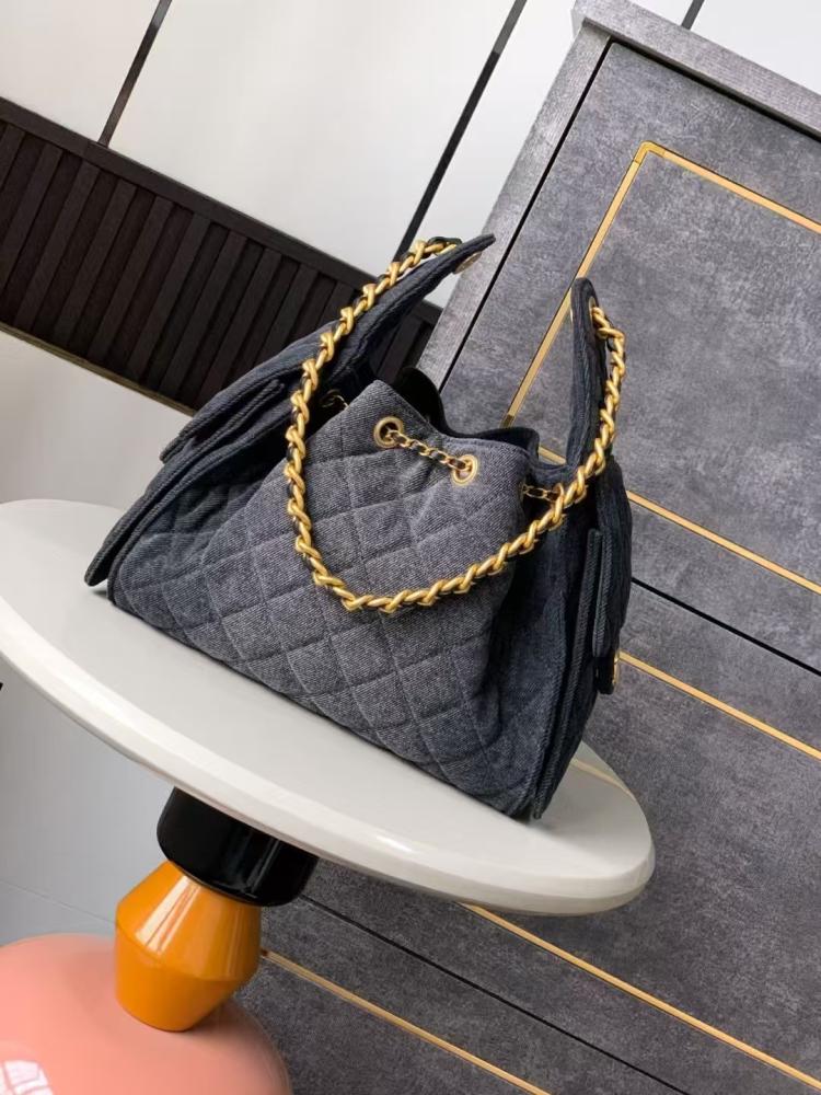 Chanel 25 size 30x26x14cm شانيل 25